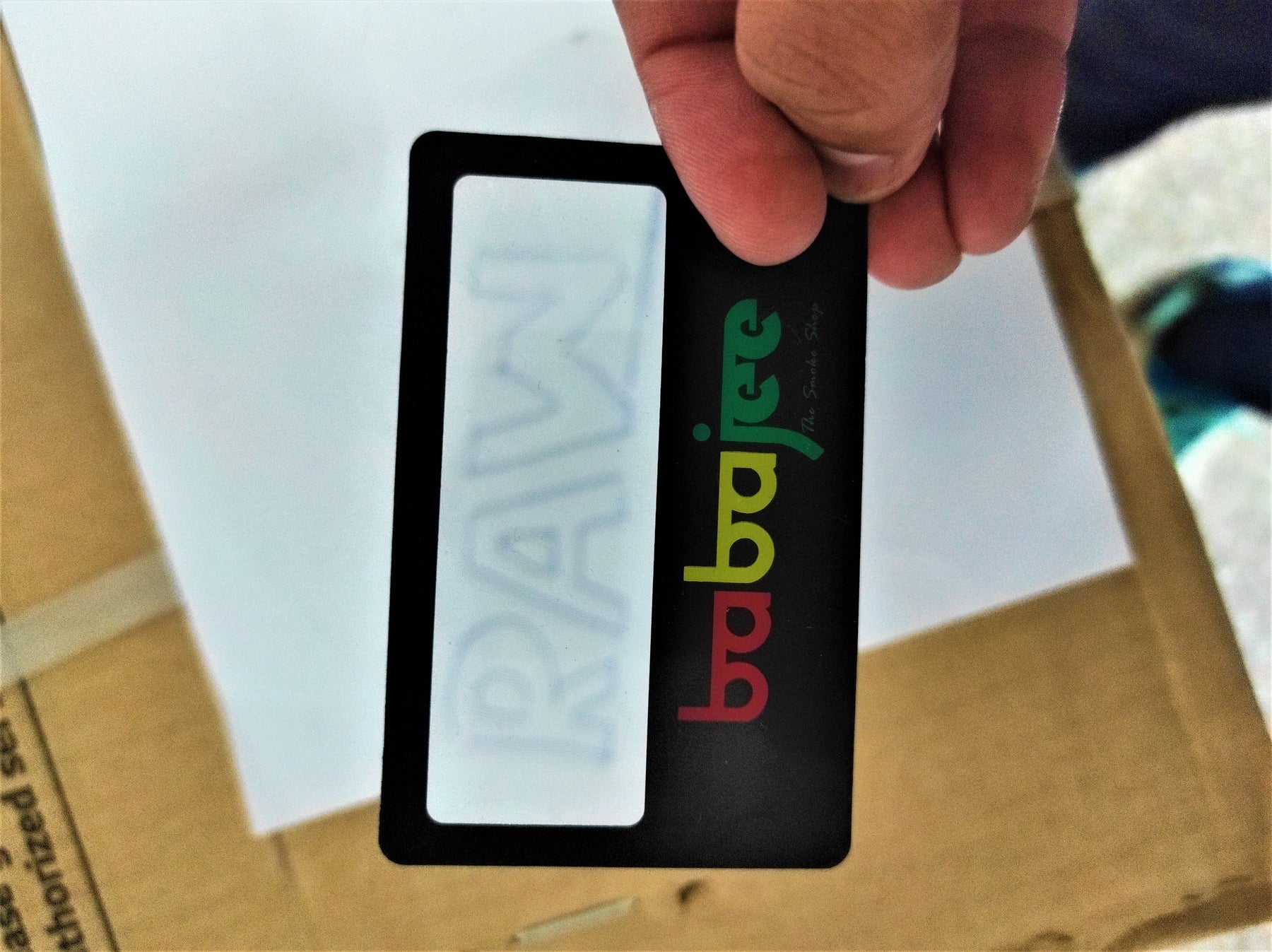 Babajee MAGNIFYING CARD