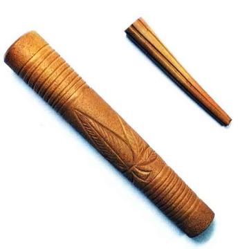 Handmade 6 Inch Brown Leaf Art Clay Chillum