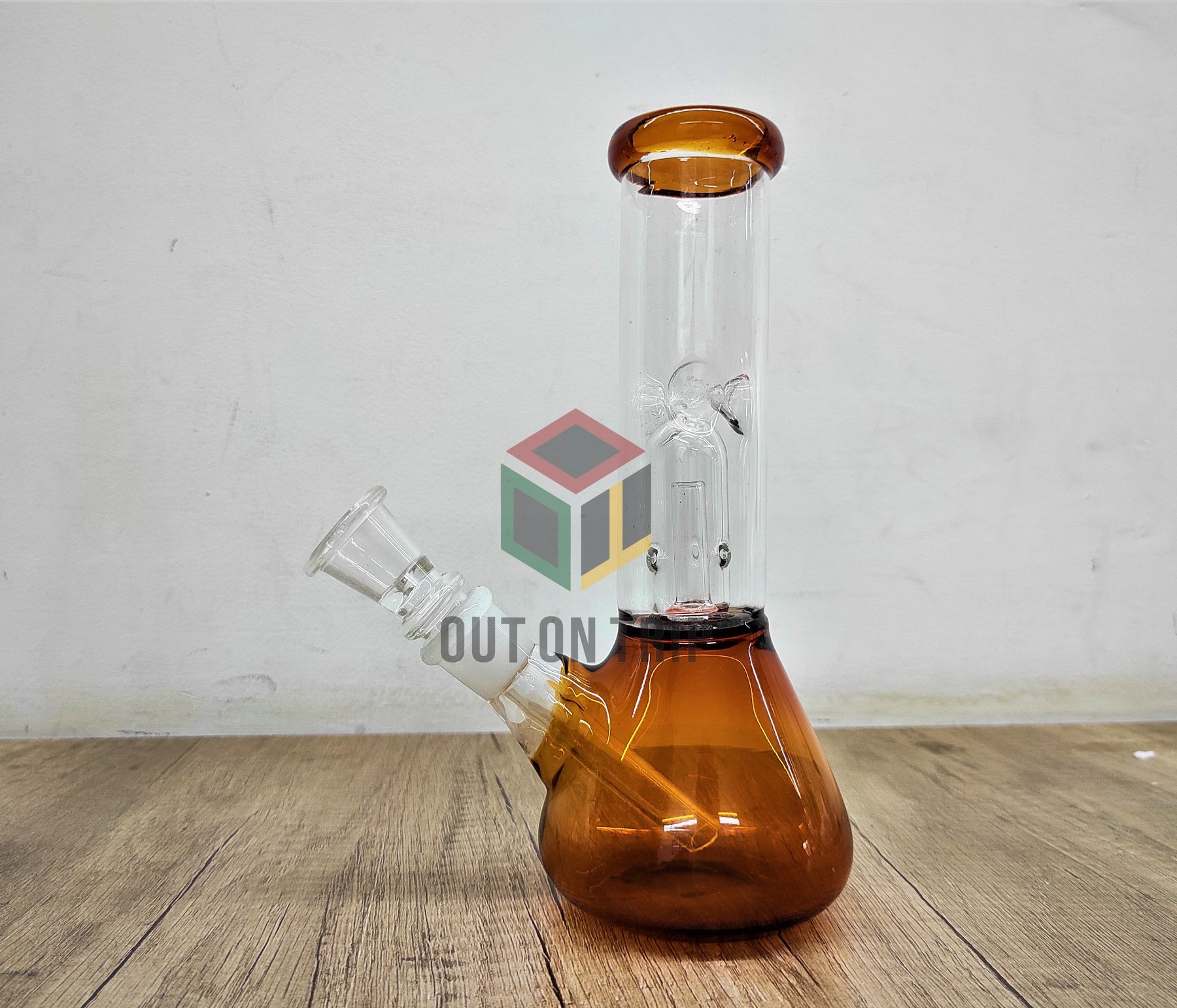 8 Ich Conical Flask Assorted Colors Bong with UFO Percolator and Ice Catcher