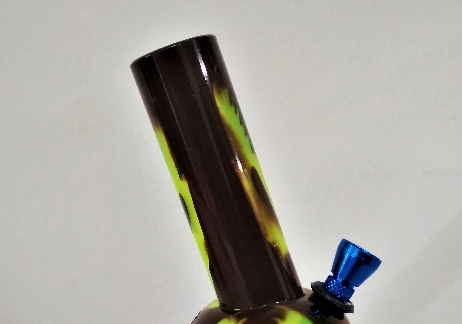8 Inch Assorted Acrylic Mango Bong