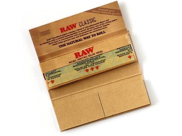 RAW Classic Connoisseur - SINGLE WIDE Rolling Papers with Tips